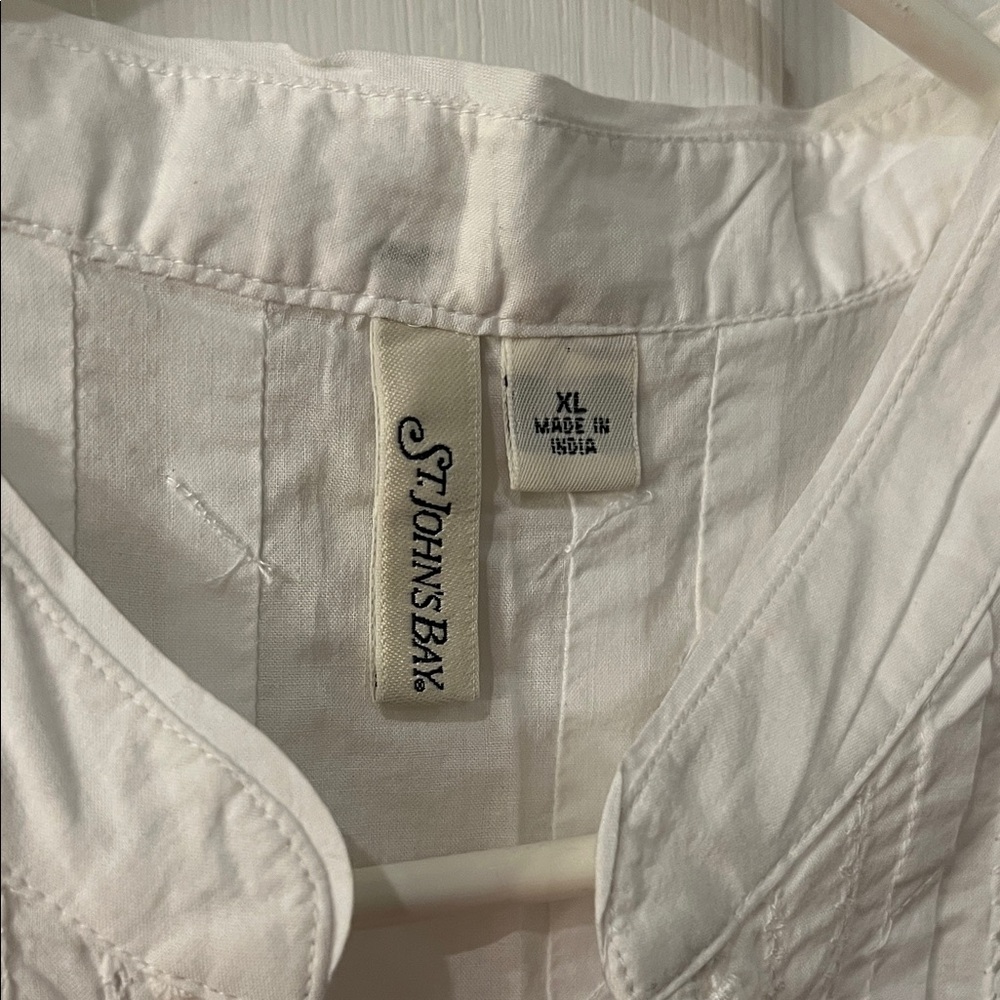 St. John's Bay White Sleeveless Blouse - Picture 2 of 6